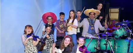 Mayor and Mayoress of Rochdale with musicians.