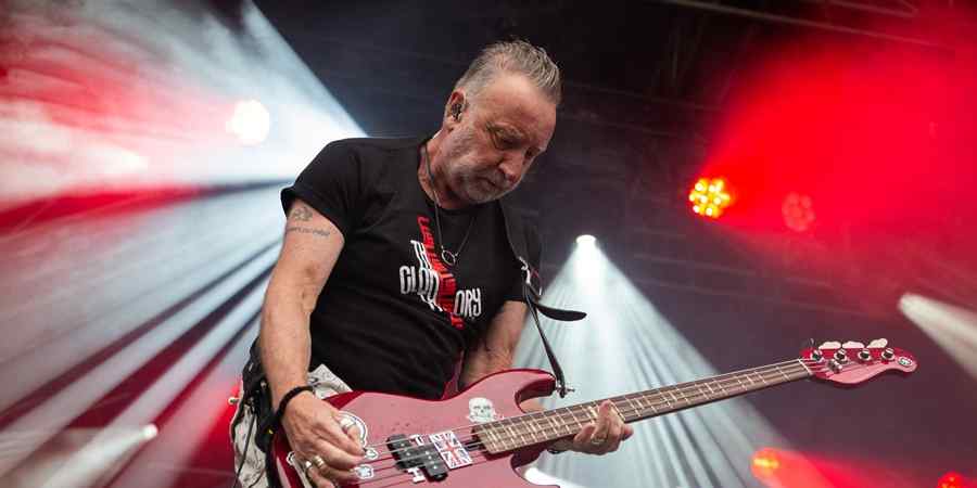 Peter Hook.