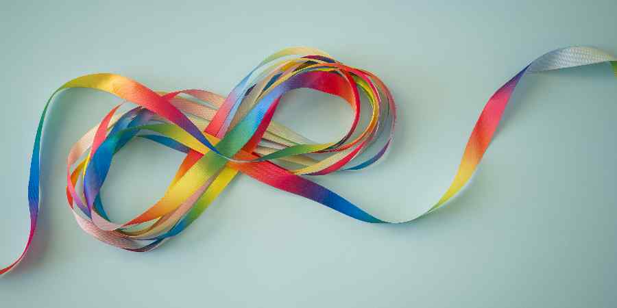 Multicoloured ribbon.