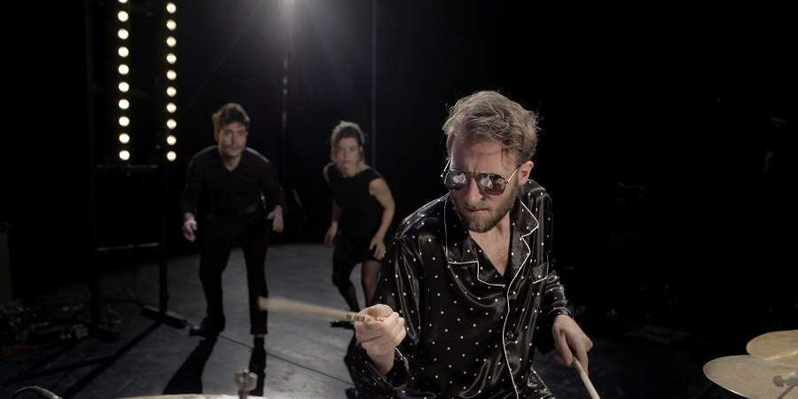 Performance of Stop Toi.