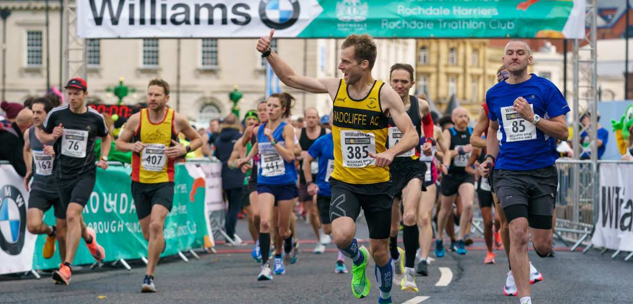 Runners at the start line.