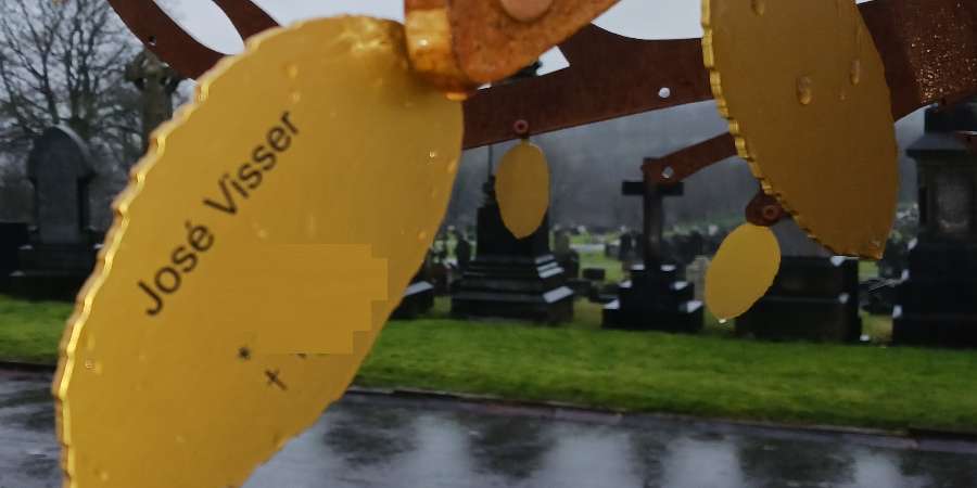 Example of memorial tree leaf.