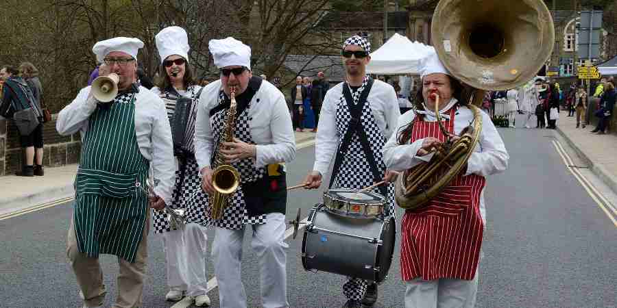Ski Band.