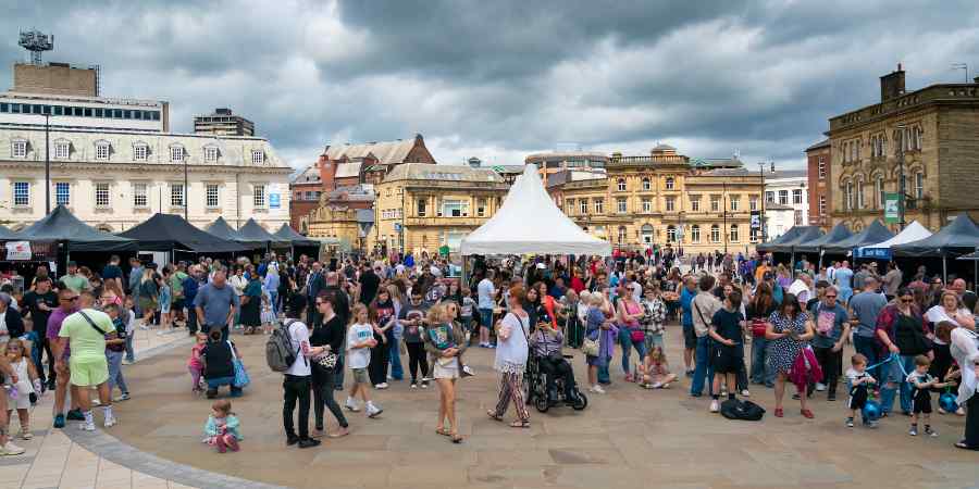 Visitors to Street Eat.