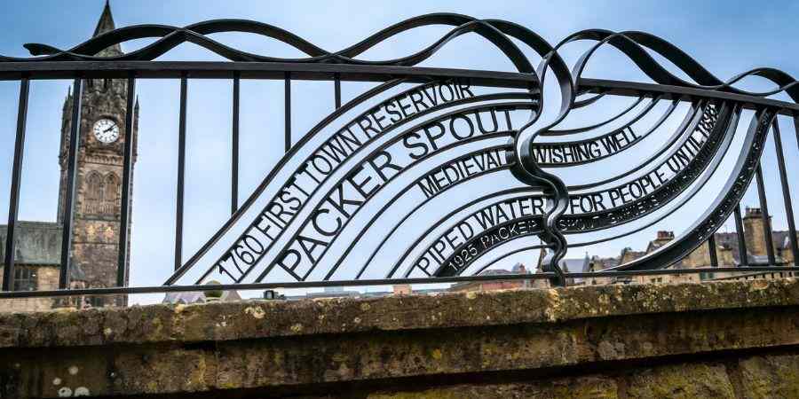 Commemorative railings next to Packer Spout.