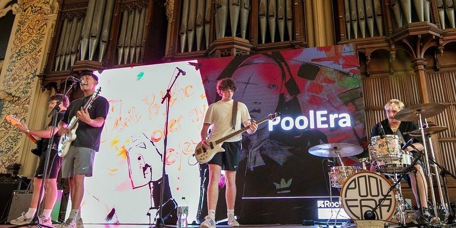 PoolEra performing in the Great Hall in front of the town hall organ.