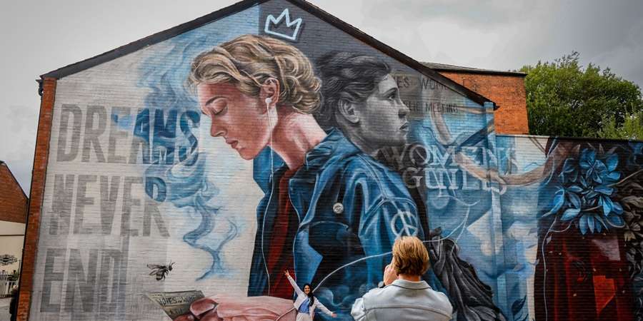 The mural by AYLO.