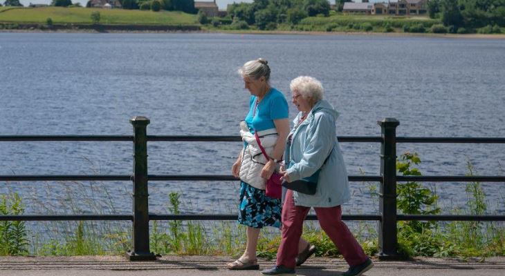 2 visitors to Hollingworth Lake.