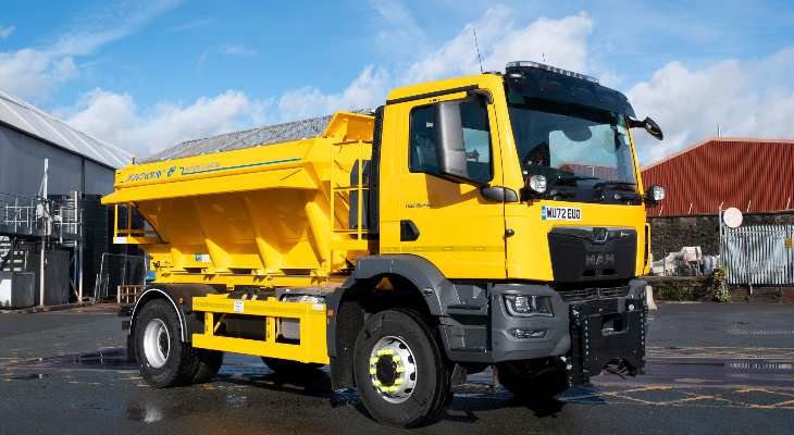 A gritting lorry.